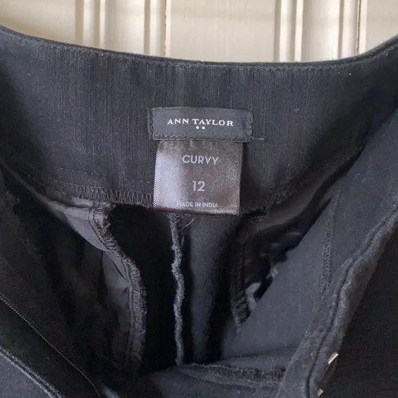 Ann Taylor Black Ankle Pants Curvy - Picture 3 of 7